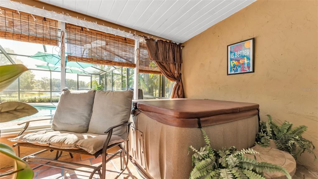 Activo con contrato: $350,000 (3 camas, 2 baños, 1771 Pies cuadrados)