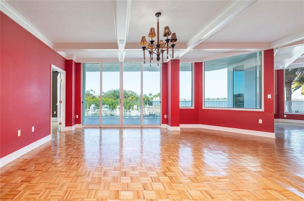 На продажу: $1,325,000 (2 спален, 2 ванн, 2319 Квадратных фут)