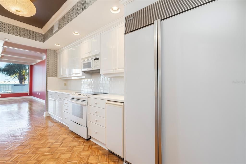 На продажу: $1,325,000 (2 спален, 2 ванн, 2319 Квадратных фут)