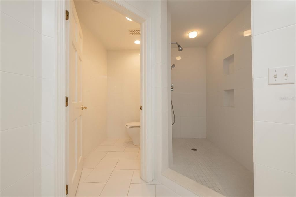 На продажу: $1,325,000 (2 спален, 2 ванн, 2319 Квадратных фут)