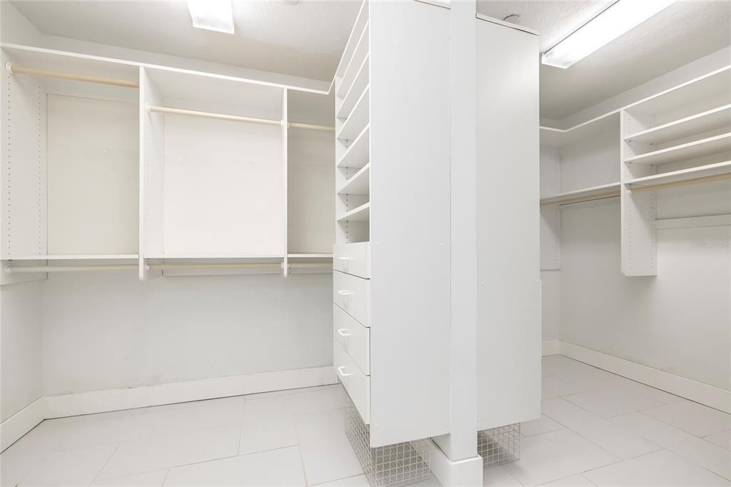 На продажу: $1,325,000 (2 спален, 2 ванн, 2319 Квадратных фут)