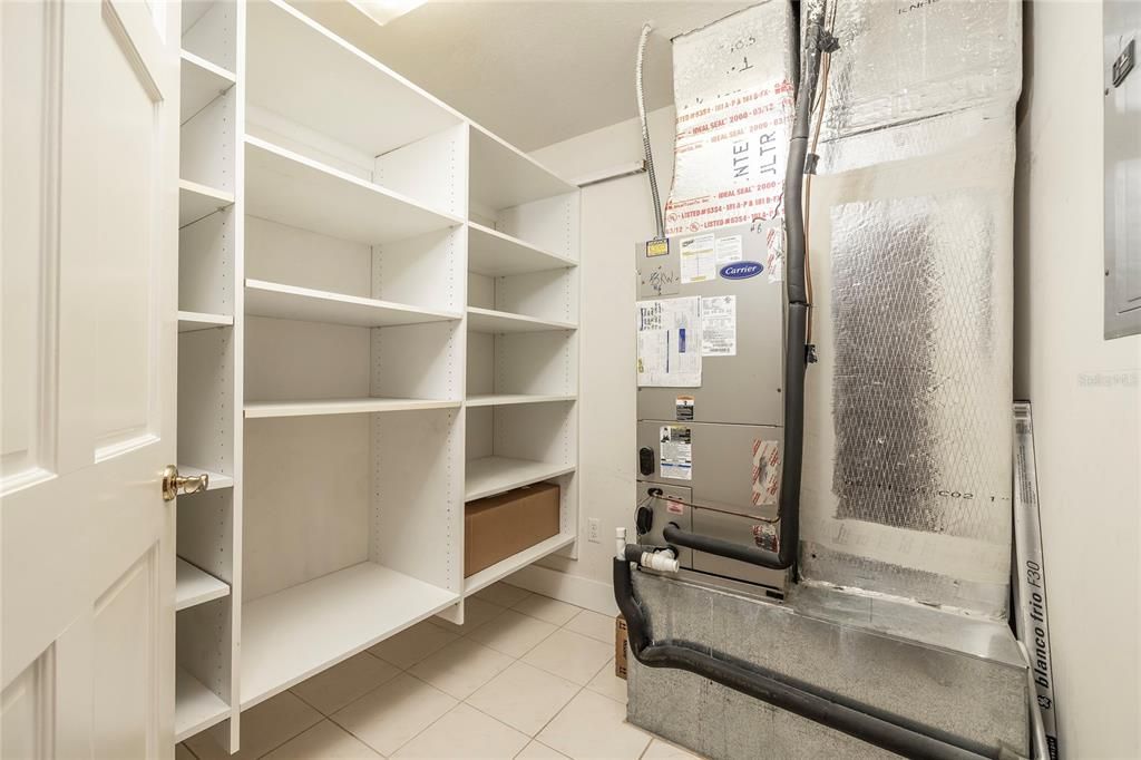 На продажу: $1,325,000 (2 спален, 2 ванн, 2319 Квадратных фут)