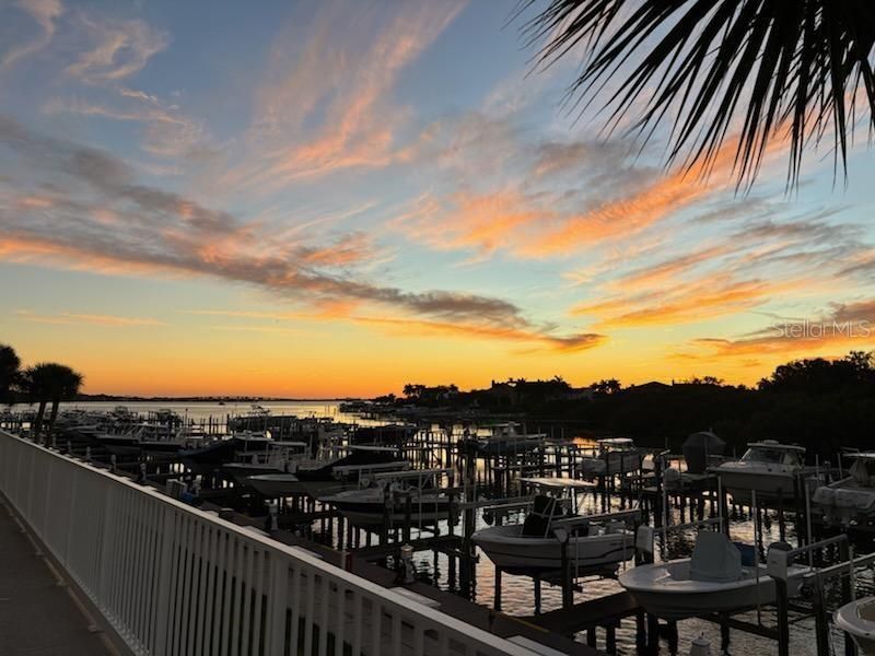 For Sale: $1,325,000 (2 beds, 2 baths, 2319 Square Feet)