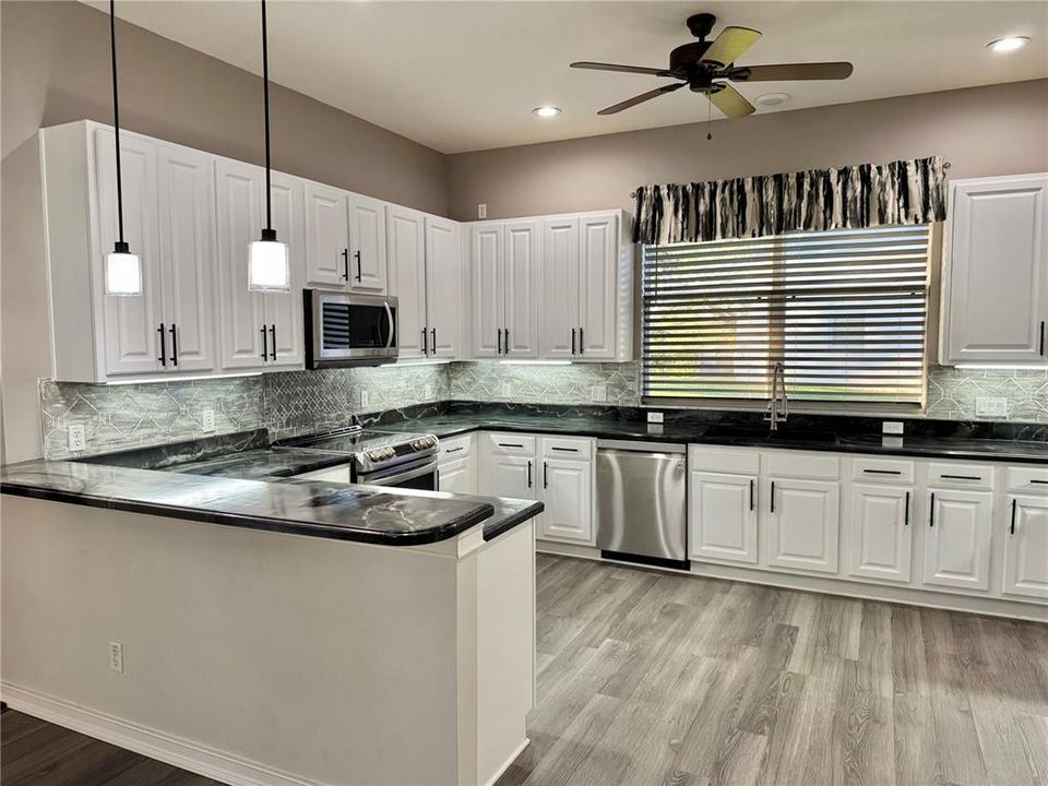 For Sale: $595,000 (2 beds, 2 baths, 2945 Square Feet)