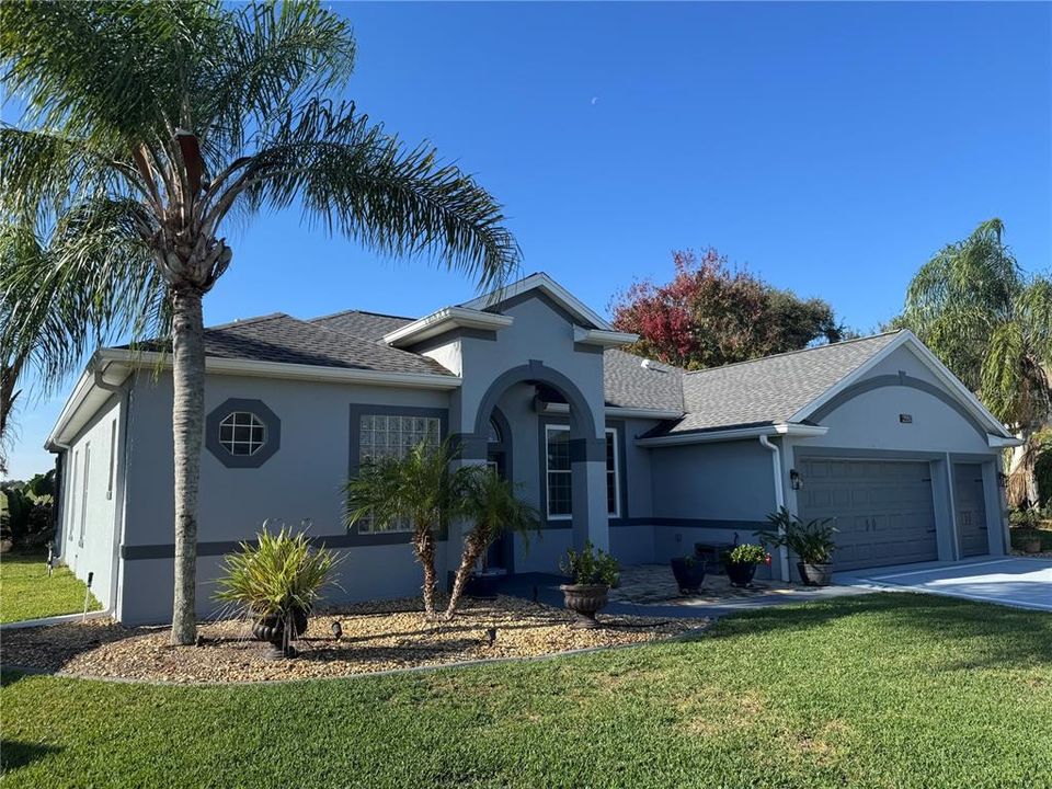 For Sale: $595,000 (2 beds, 2 baths, 2945 Square Feet)