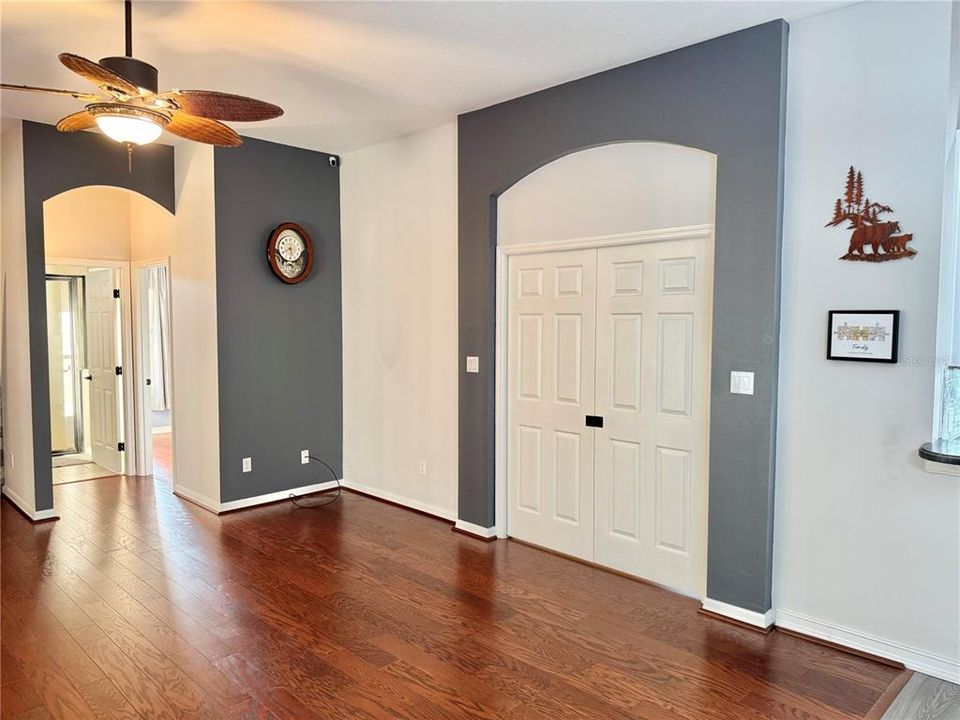 For Sale: $595,000 (2 beds, 2 baths, 2945 Square Feet)