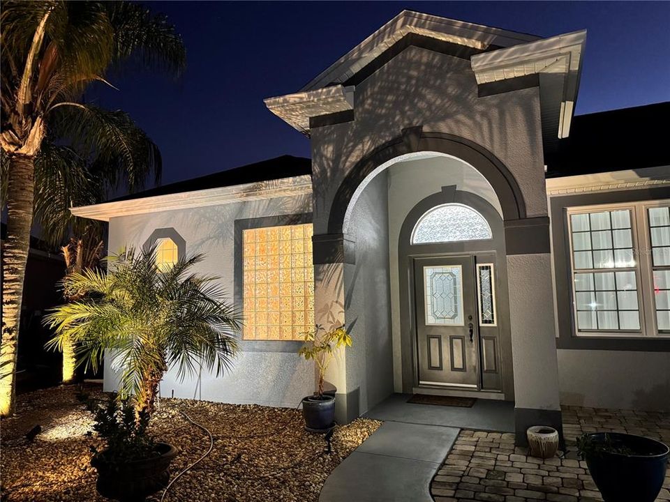 For Sale: $595,000 (2 beds, 2 baths, 2945 Square Feet)