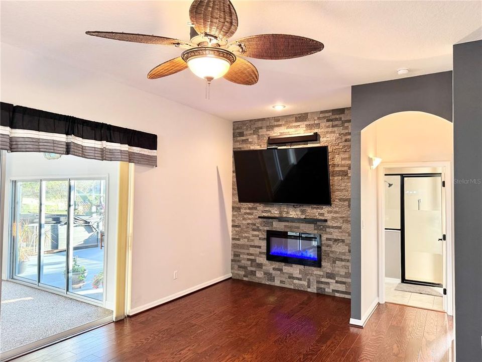 For Sale: $595,000 (2 beds, 2 baths, 2945 Square Feet)