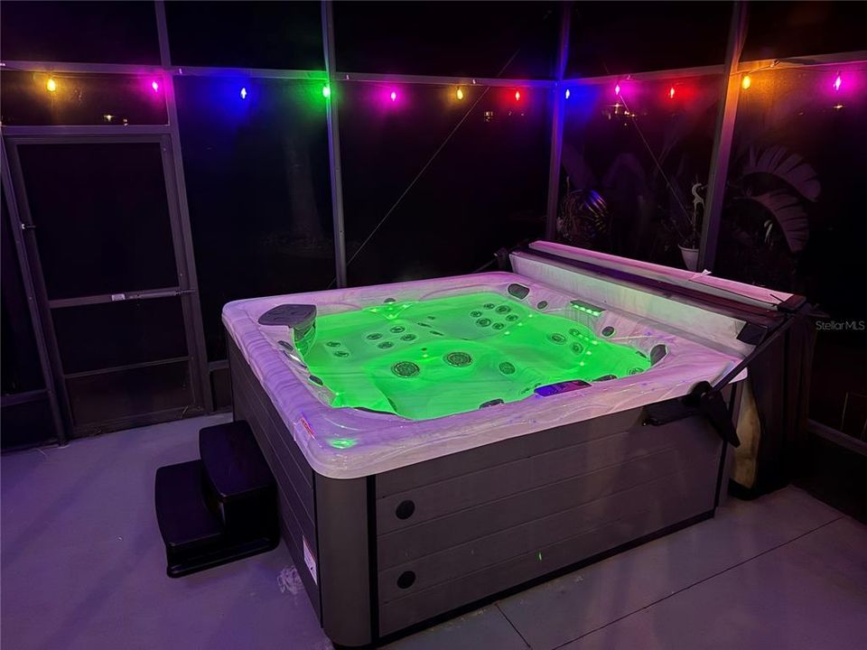 For Sale: $595,000 (2 beds, 2 baths, 2945 Square Feet)