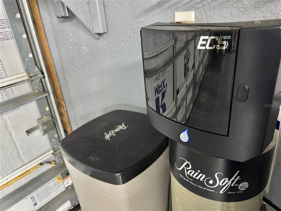 For Sale: $595,000 (2 beds, 2 baths, 2945 Square Feet)