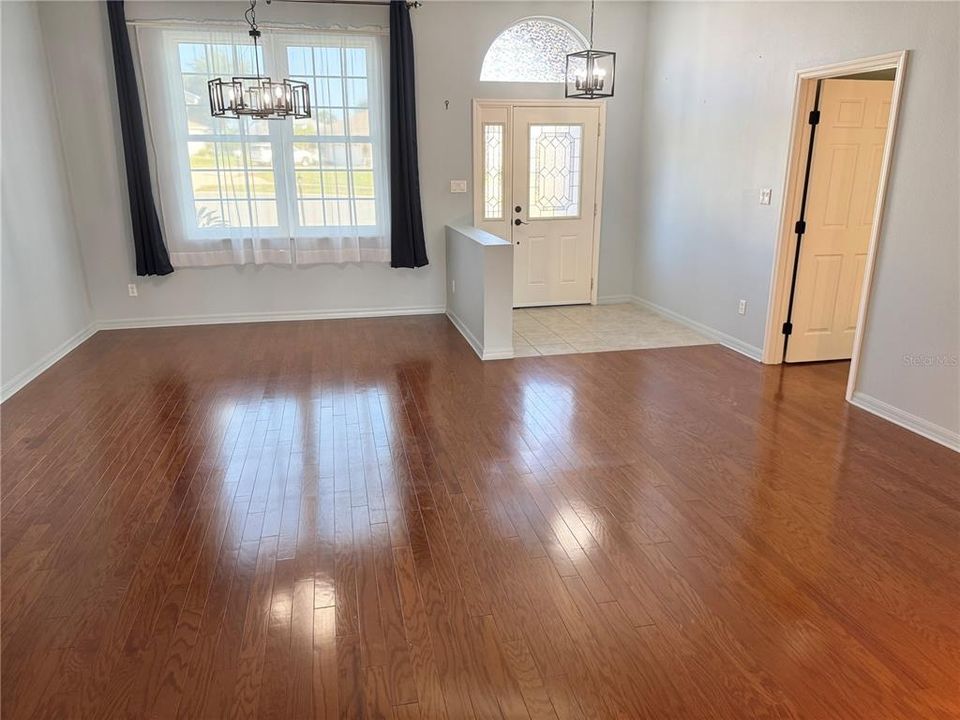 For Sale: $595,000 (2 beds, 2 baths, 2945 Square Feet)