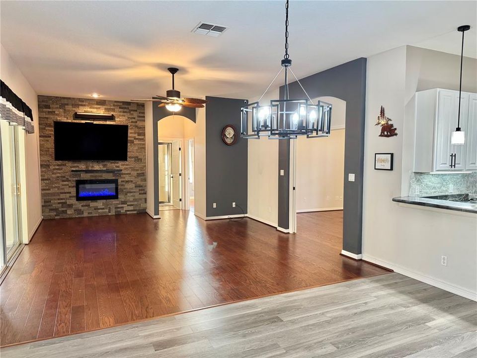 For Sale: $595,000 (2 beds, 2 baths, 2945 Square Feet)