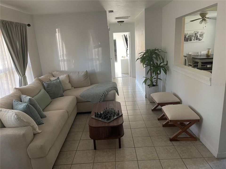 出租: $2,300 (3 贝兹, 3 浴室, 1322 平方英尺)