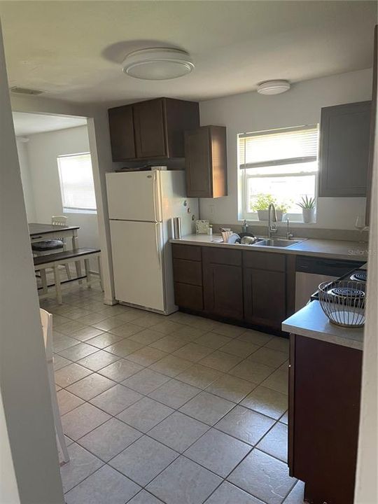 出租: $2,300 (3 贝兹, 3 浴室, 1322 平方英尺)