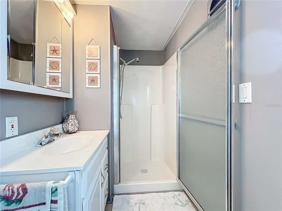 For Sale: $149,900 (1 beds, 2 baths, 848 Square Feet)