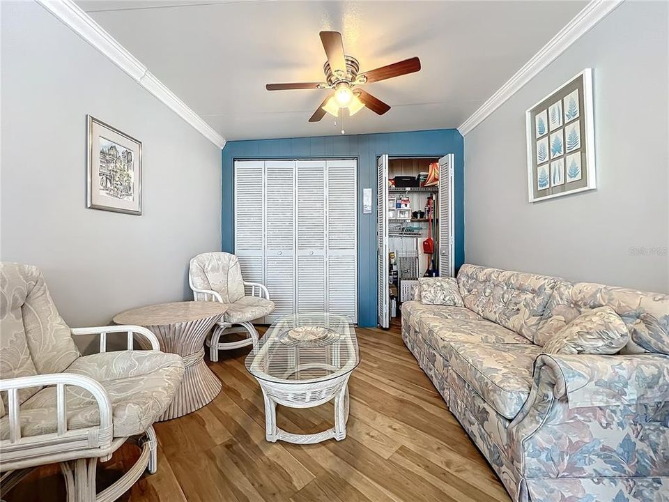 For Sale: $149,900 (1 beds, 2 baths, 848 Square Feet)