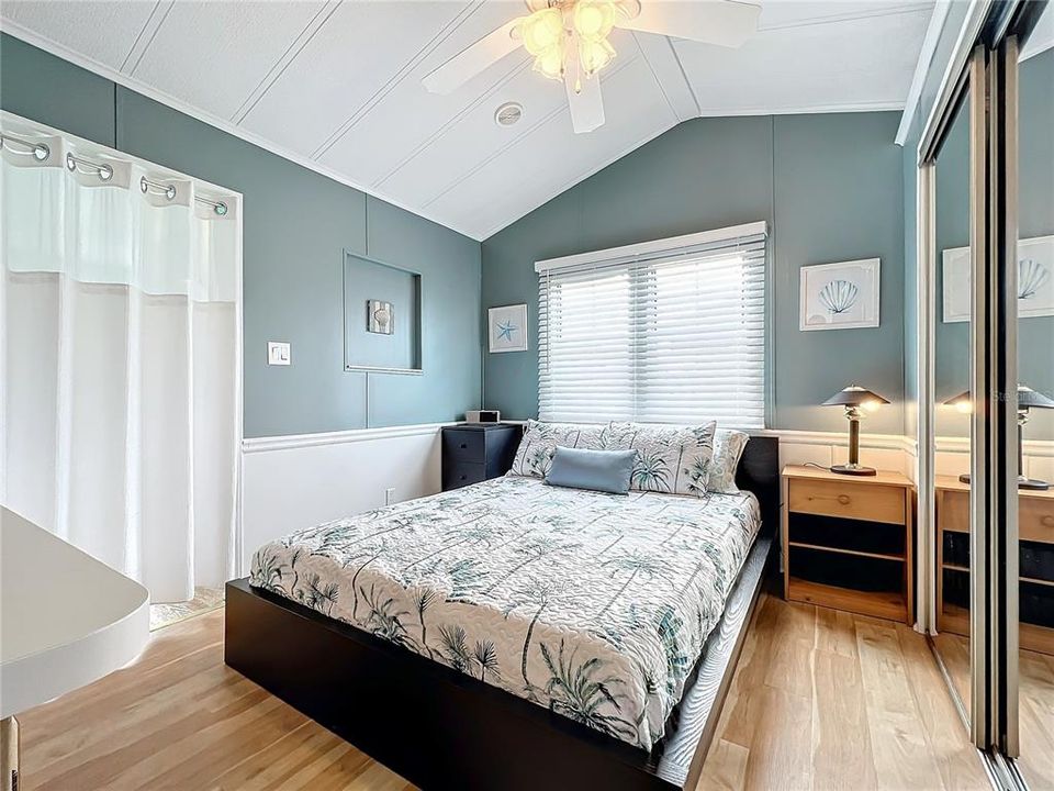 For Sale: $149,900 (1 beds, 2 baths, 848 Square Feet)