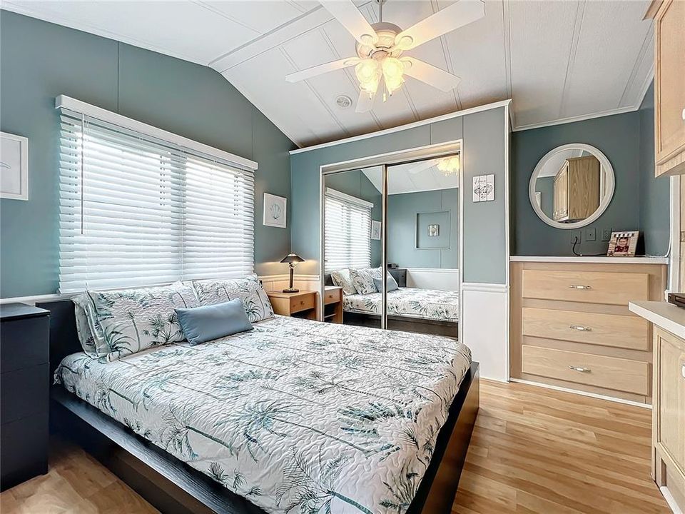 For Sale: $149,900 (1 beds, 2 baths, 848 Square Feet)