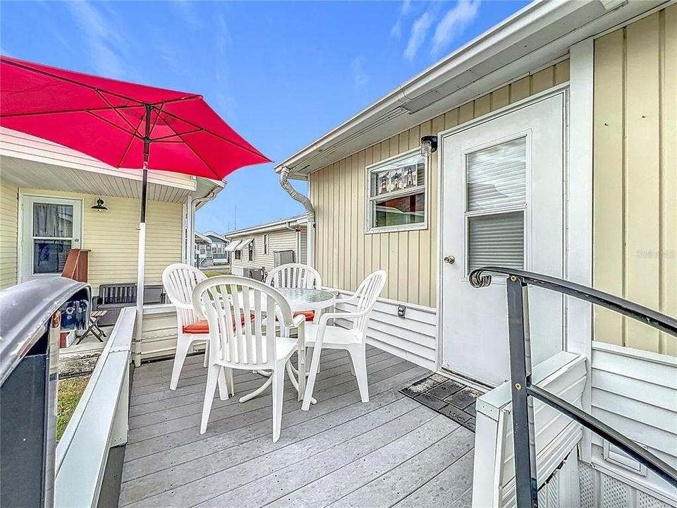 For Sale: $149,900 (1 beds, 2 baths, 848 Square Feet)