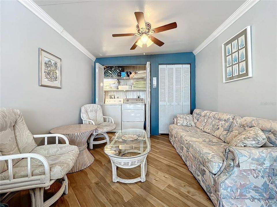 For Sale: $149,900 (1 beds, 2 baths, 848 Square Feet)