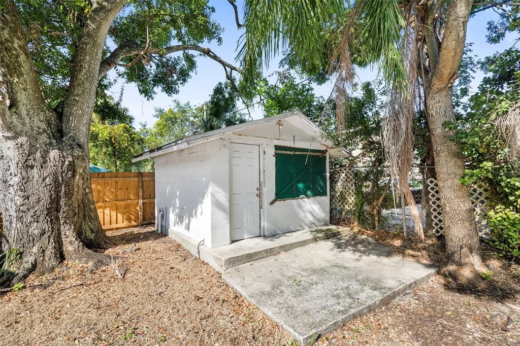 For Sale: $270,000 (3 beds, 1 baths, 966 Square Feet)