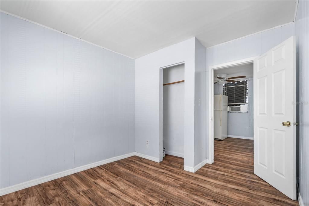 For Sale: $270,000 (3 beds, 1 baths, 966 Square Feet)