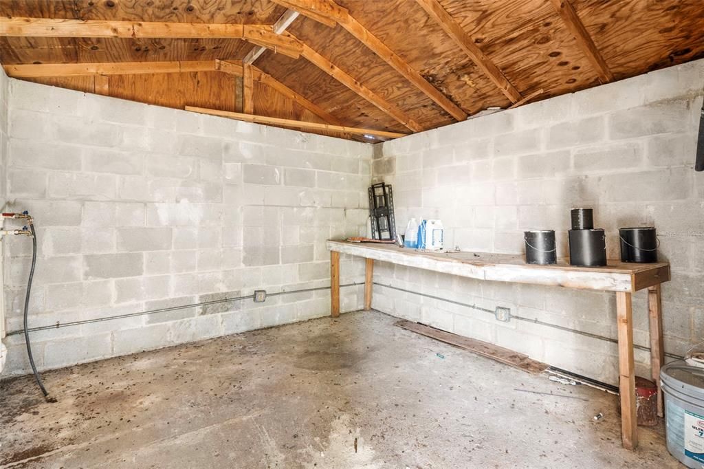 For Sale: $270,000 (3 beds, 1 baths, 966 Square Feet)