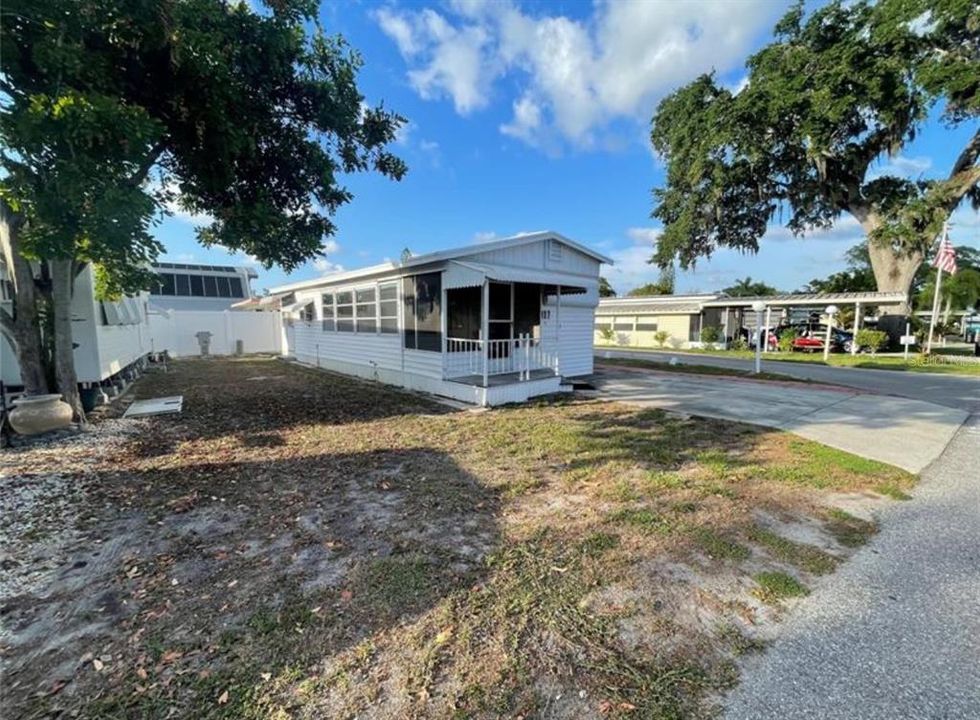 На продажу: $58,900 (1 спален, 1 ванн, 296 Квадратных фут)