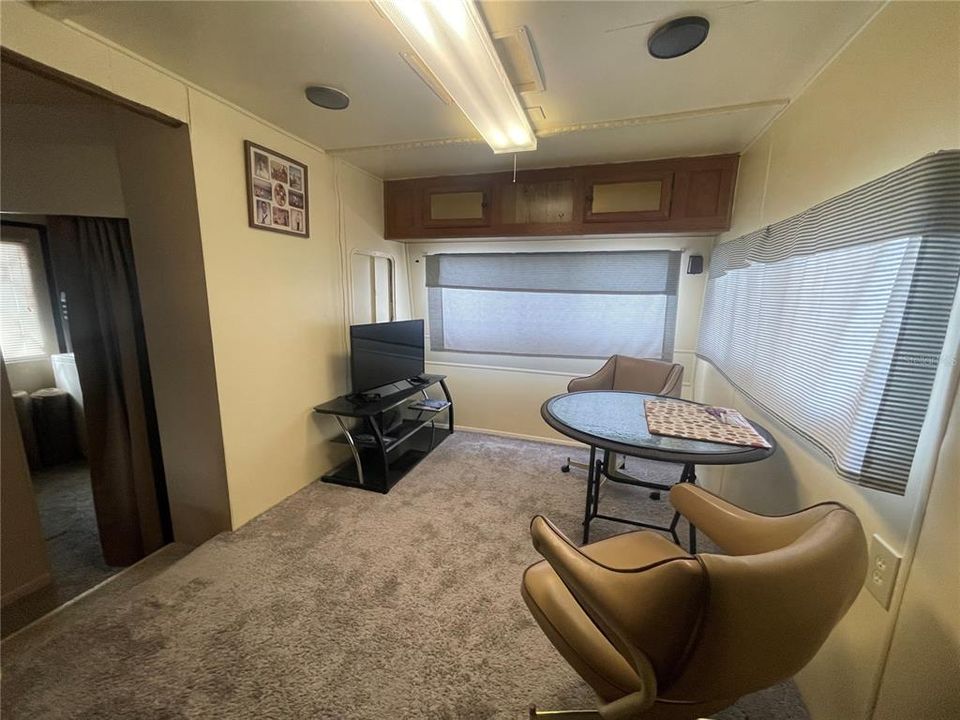 На продажу: $58,900 (1 спален, 1 ванн, 296 Квадратных фут)