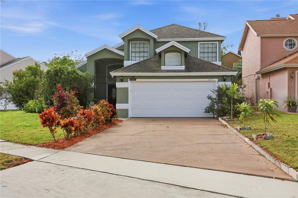 For Sale: $419,000 (5 beds, 2 baths, 1718 Square Feet)