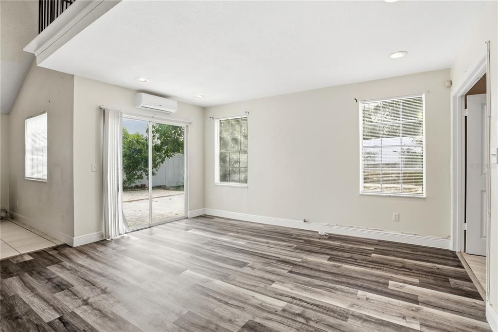 For Sale: $419,000 (5 beds, 2 baths, 1718 Square Feet)