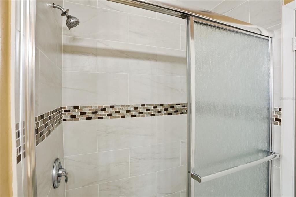 For Sale: $419,000 (5 beds, 2 baths, 1718 Square Feet)