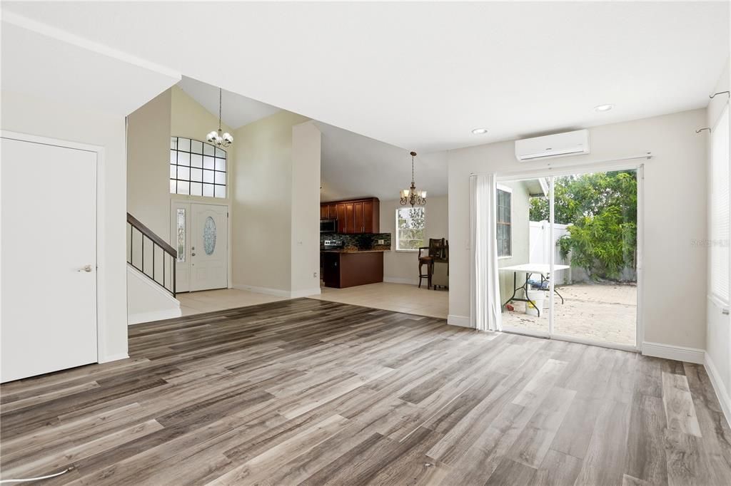 For Sale: $419,000 (5 beds, 2 baths, 1718 Square Feet)