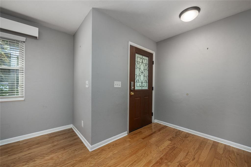 出租: $2,500 (3 贝兹, 2 浴室, 1406 平方英尺)