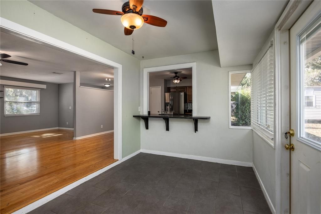 出租: $2,500 (3 贝兹, 2 浴室, 1406 平方英尺)