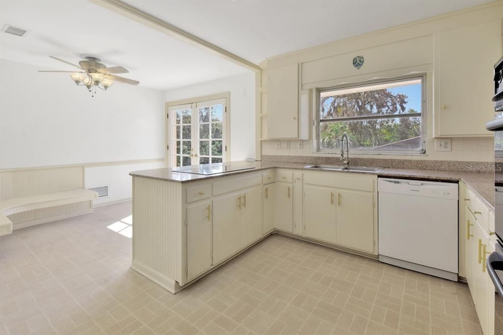 На продажу: $499,900 (3 спален, 3 ванн, 2878 Квадратных фут)