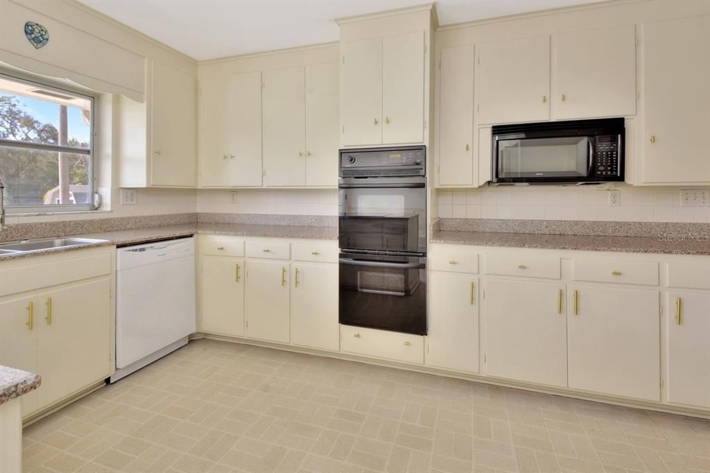 На продажу: $499,900 (3 спален, 3 ванн, 2878 Квадратных фут)