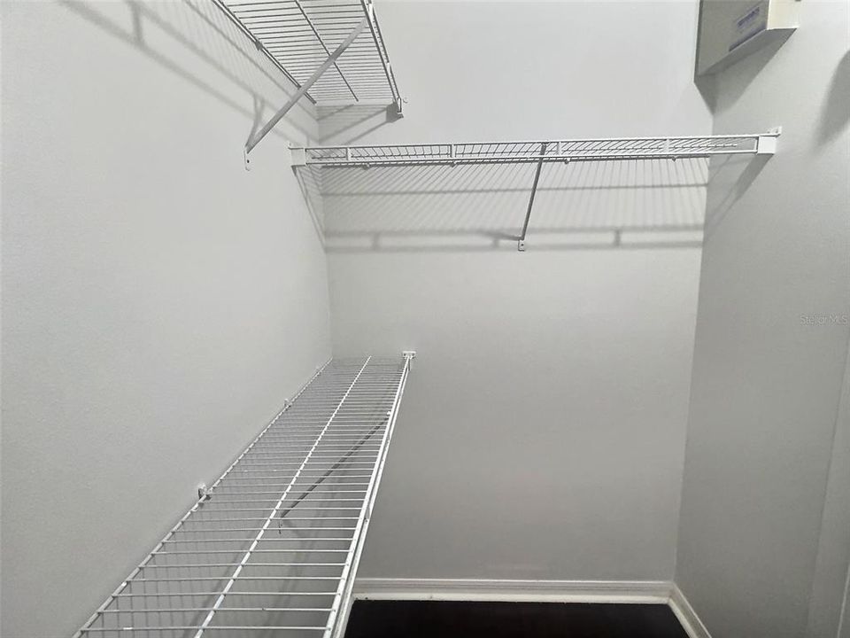 For Sale: $399,900 (5 beds, 2 baths, 2928 Square Feet)