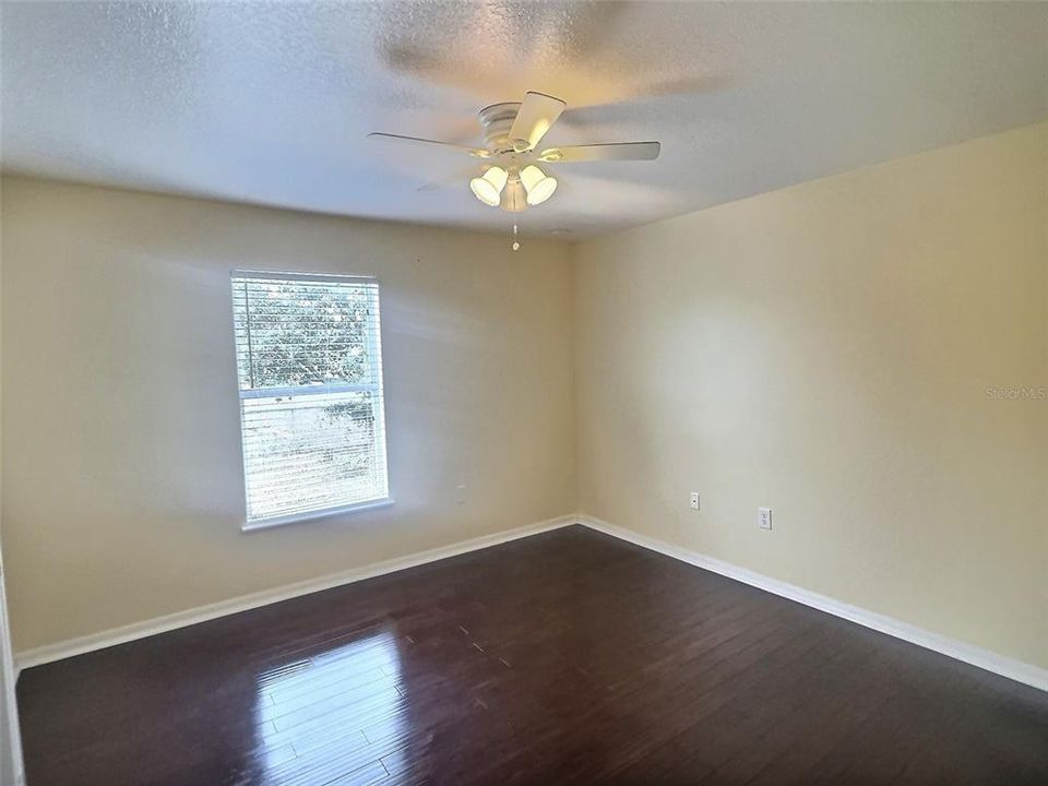 For Sale: $399,900 (5 beds, 2 baths, 2928 Square Feet)