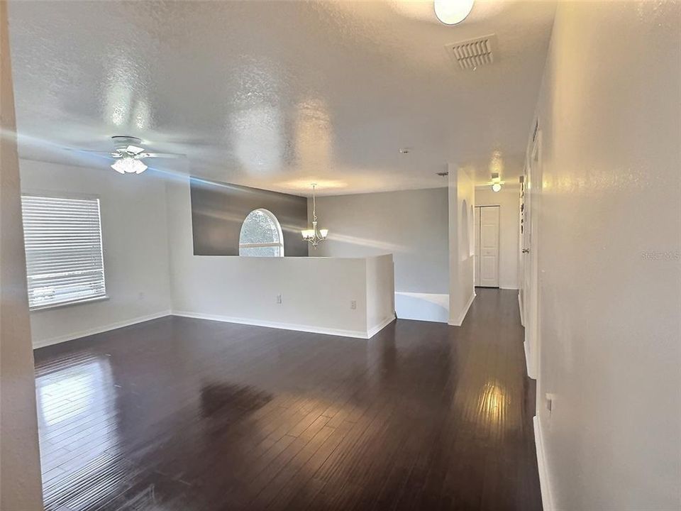 For Sale: $399,900 (5 beds, 2 baths, 2928 Square Feet)