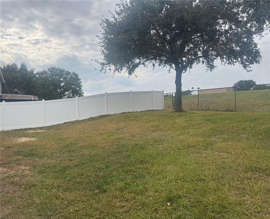 For Sale: $399,900 (5 beds, 2 baths, 2928 Square Feet)