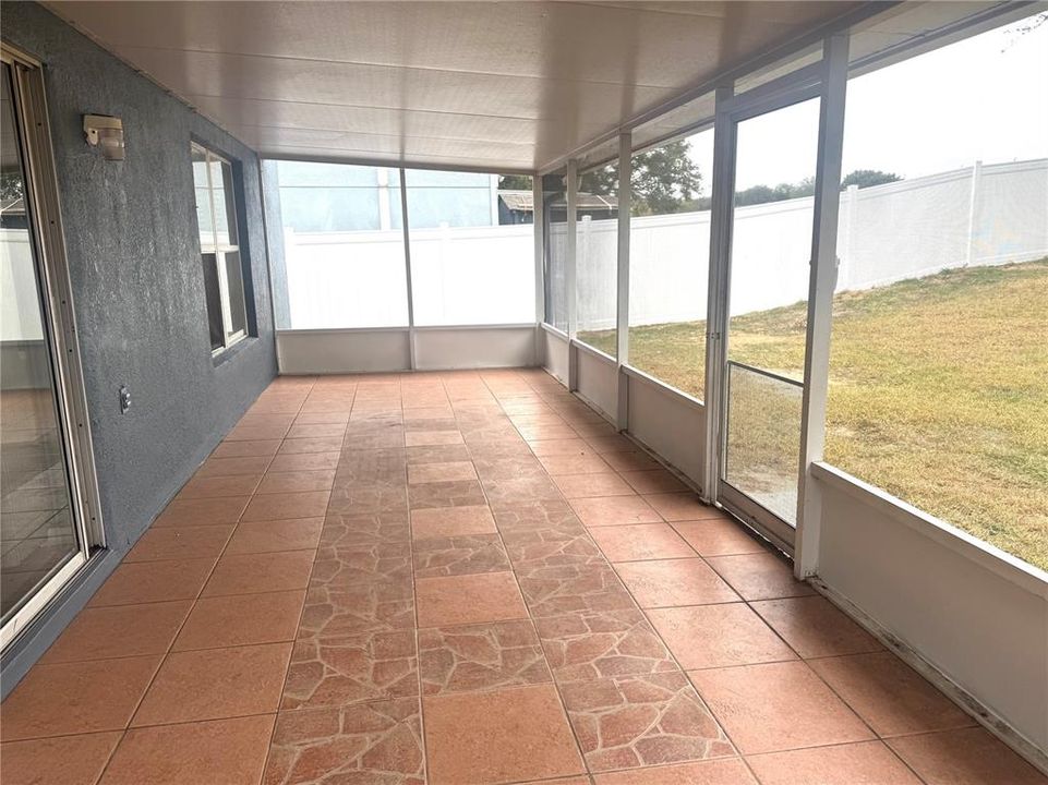 For Sale: $399,900 (5 beds, 2 baths, 2928 Square Feet)