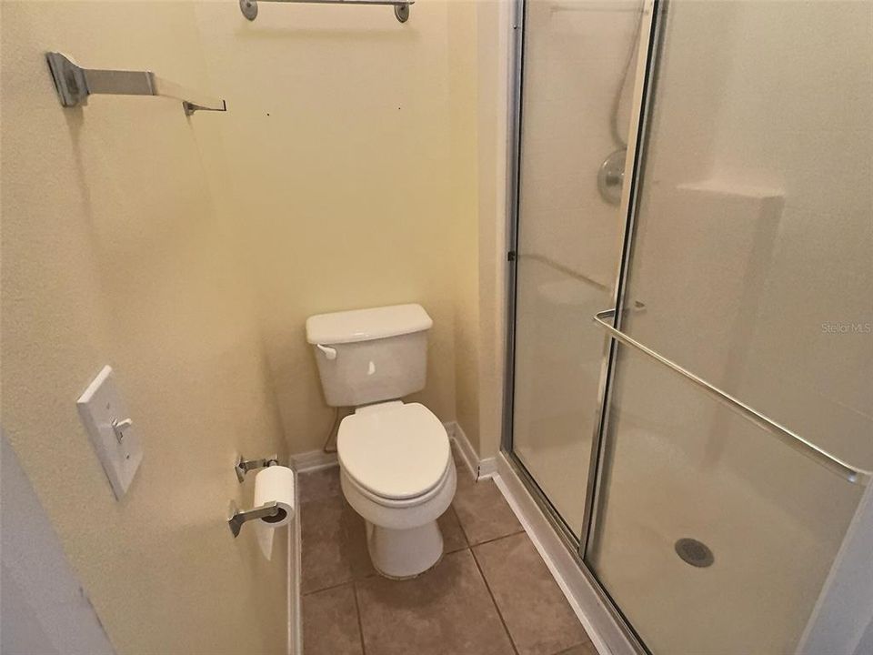 For Sale: $399,900 (5 beds, 2 baths, 2928 Square Feet)