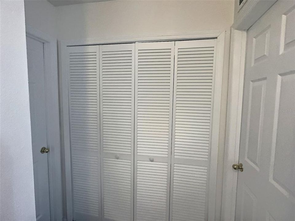 For Sale: $399,900 (5 beds, 2 baths, 2928 Square Feet)