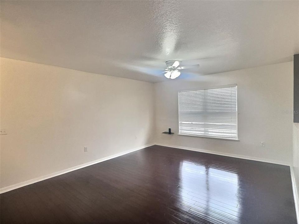 For Sale: $399,900 (5 beds, 2 baths, 2928 Square Feet)