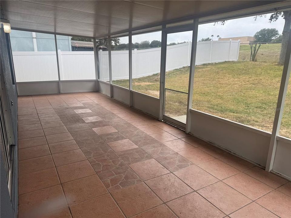 For Sale: $399,900 (5 beds, 2 baths, 2928 Square Feet)