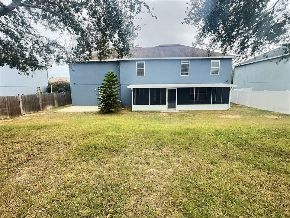 For Sale: $399,900 (5 beds, 2 baths, 2928 Square Feet)