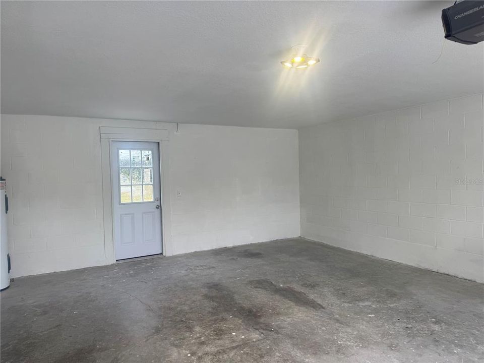 For Sale: $399,900 (5 beds, 2 baths, 2928 Square Feet)