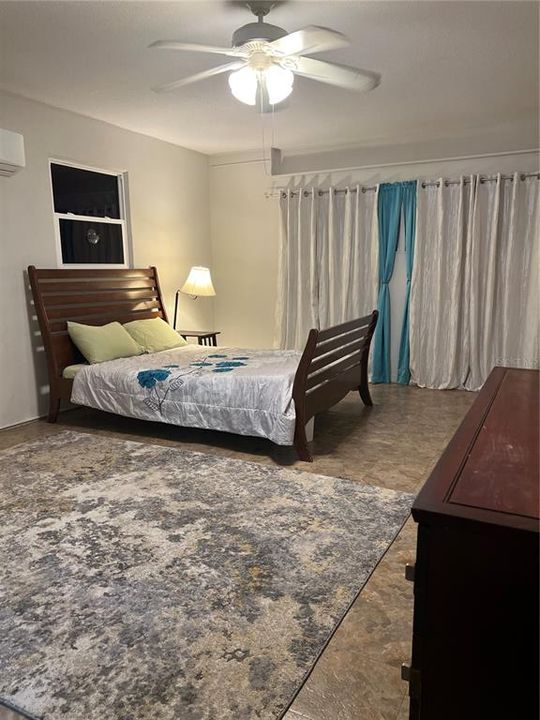 For Rent: $1,100 (1 beds, 1 baths, 300 Square Feet)