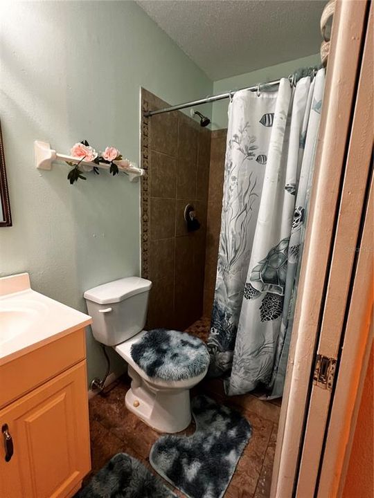 For Rent: $1,100 (1 beds, 1 baths, 300 Square Feet)